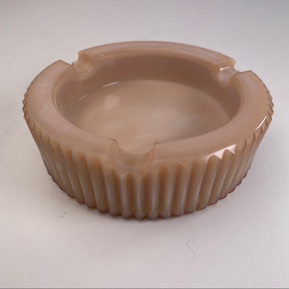 Vintage Pink Slag Glass Ashtray - Picture 4 of 10